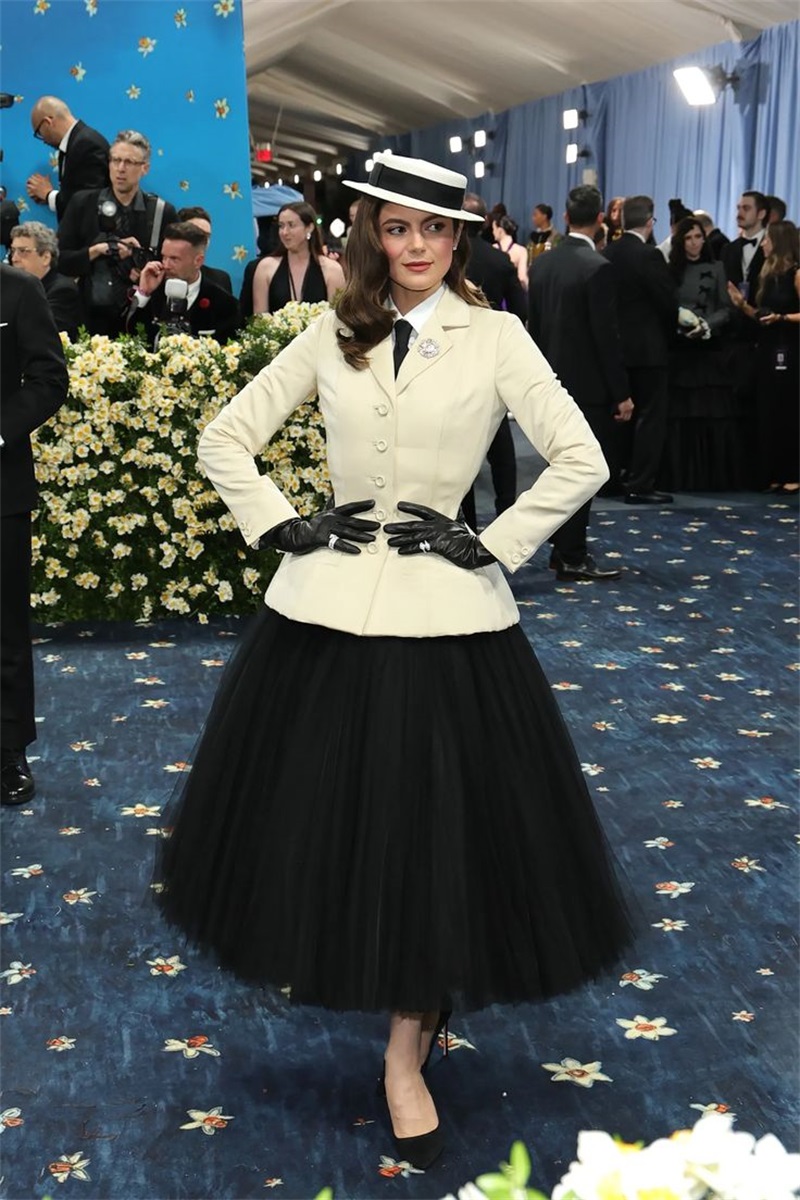 Białe damskie garnitury biurow – Women Formal Wear Black And White recenzja i cena